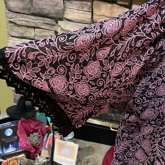 LuLaRoe Chloe Boho Overlay 💗🖤NWT - Picture 4 of 6
